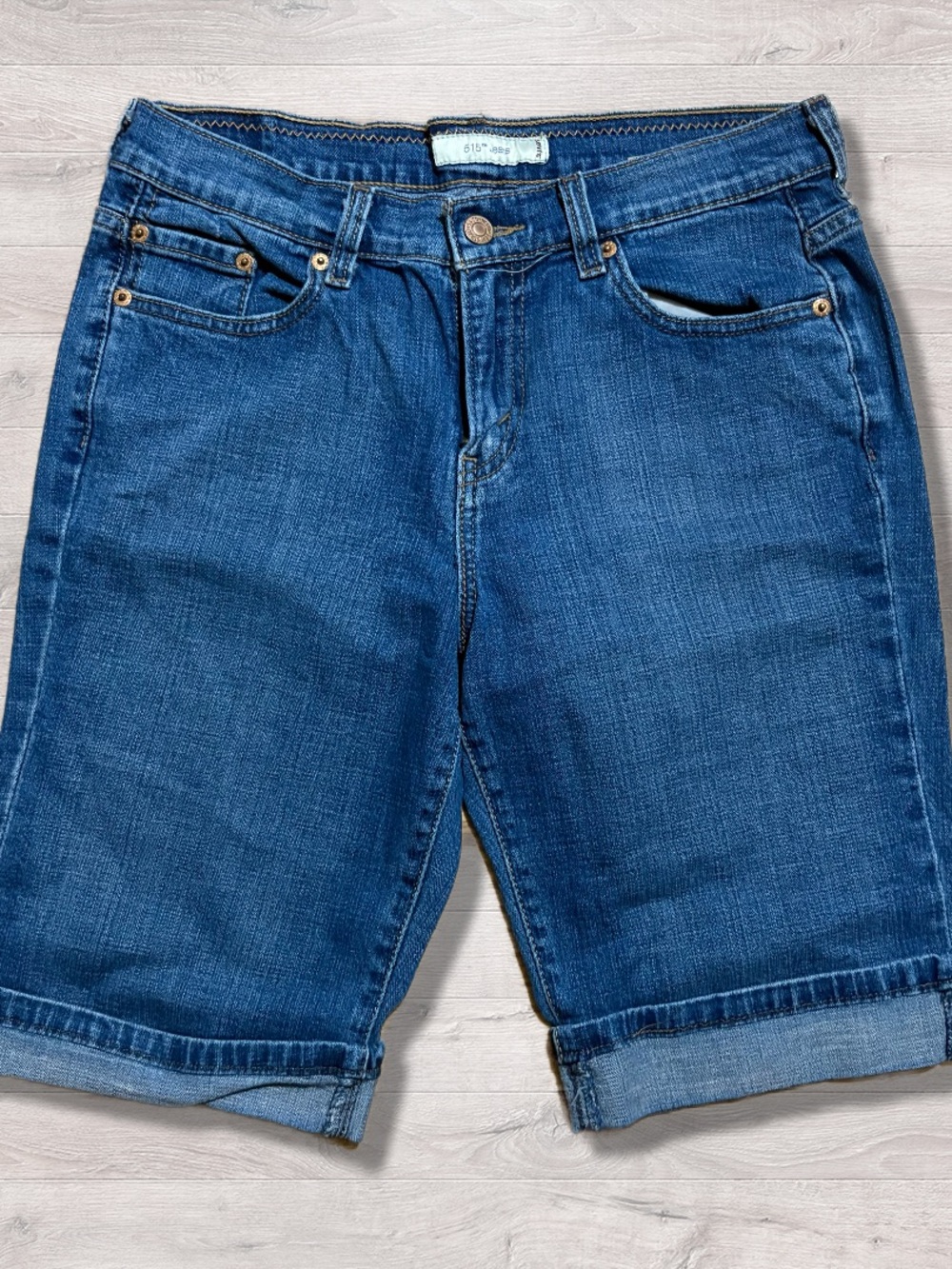 Levi’s 515 Denim Bermuda Shorts Women’s Size 4